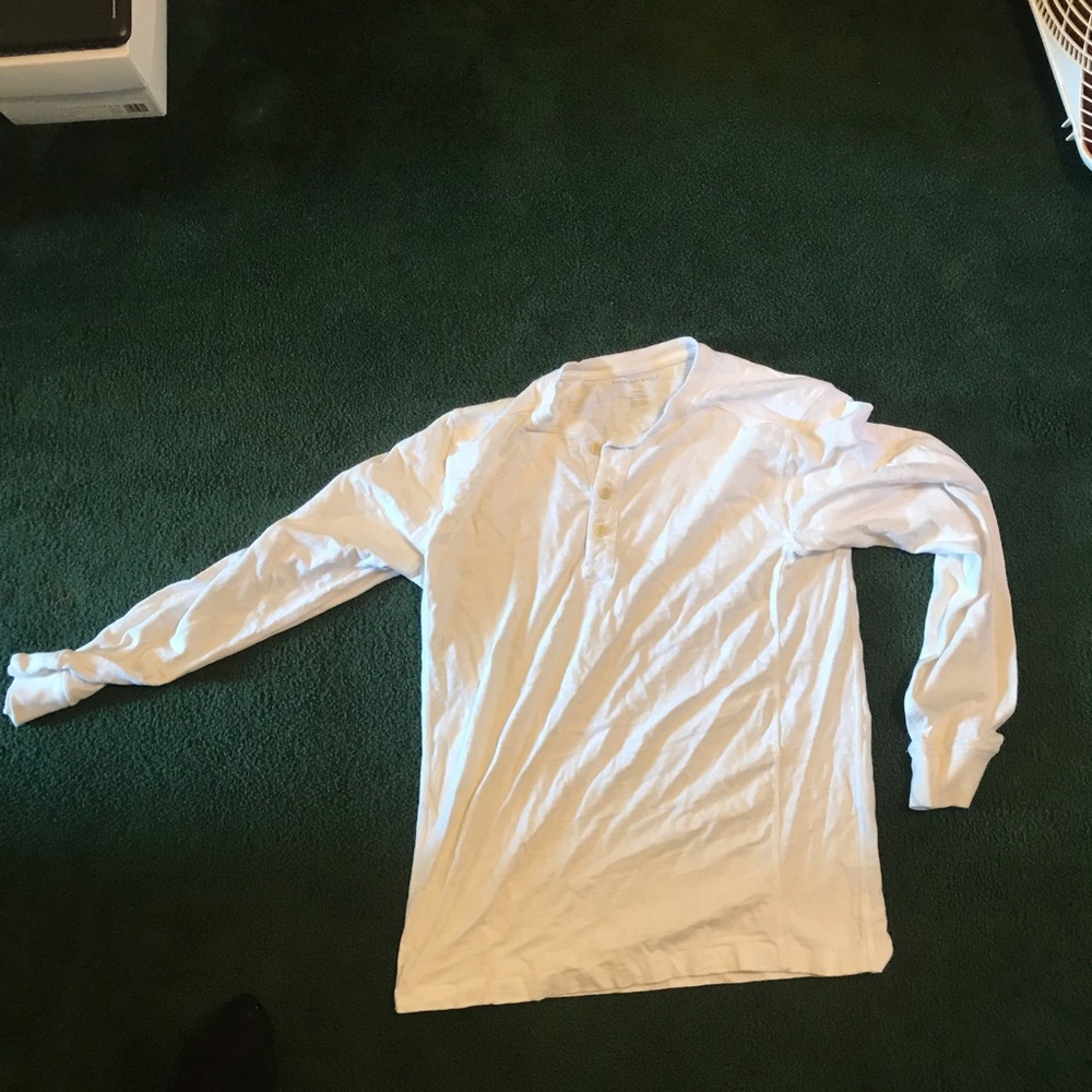 American Eagle Medium Long Sleeve